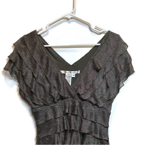 Max Studio Stretchy Tiered Ruffle Knit V neck / back Midi Dress Sz S Sma… - Picture 5 of 5